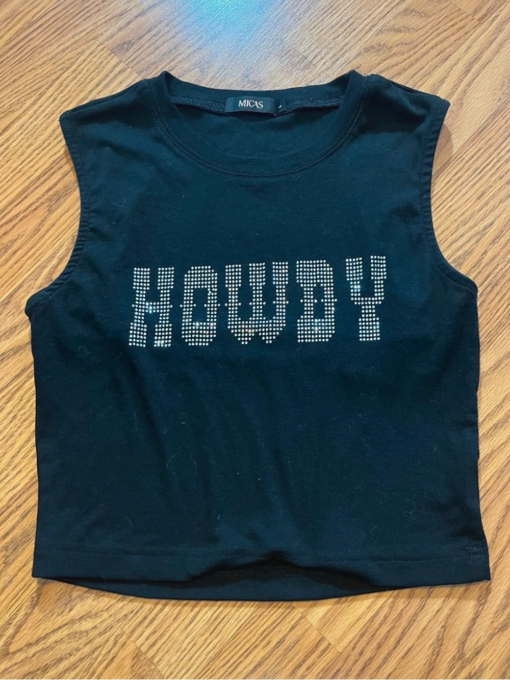 Ladies Micas size L crop top “Howdy” may run a little small, but it is stretchy